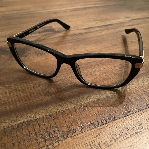Salvatore Ferragamo Accessories - Salvatore Ferragamo authentic SF2719 53-17-135